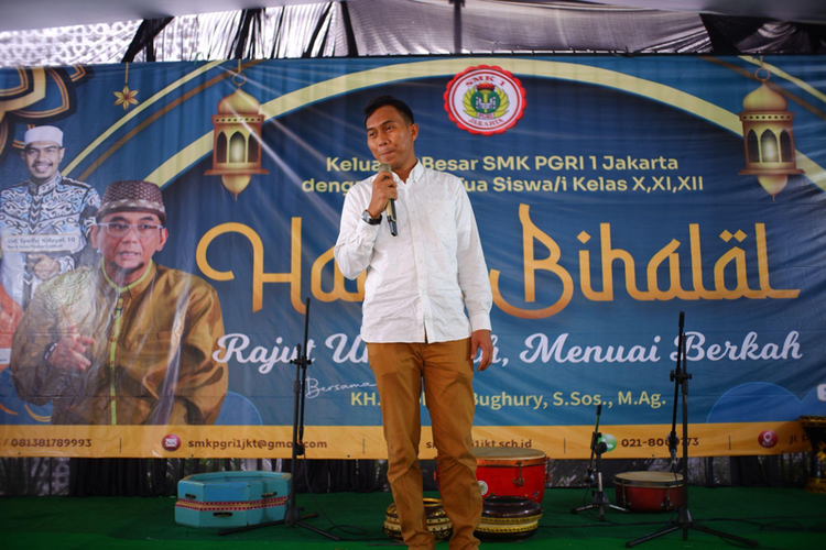 Pembina SMK PGRI 1 Jakarta H. Farhan Fitrian pada sosialisasi kerja sama SMK PGRI 1 Jakarta dan BSI pada Sabtu, 14 Mei 2022.