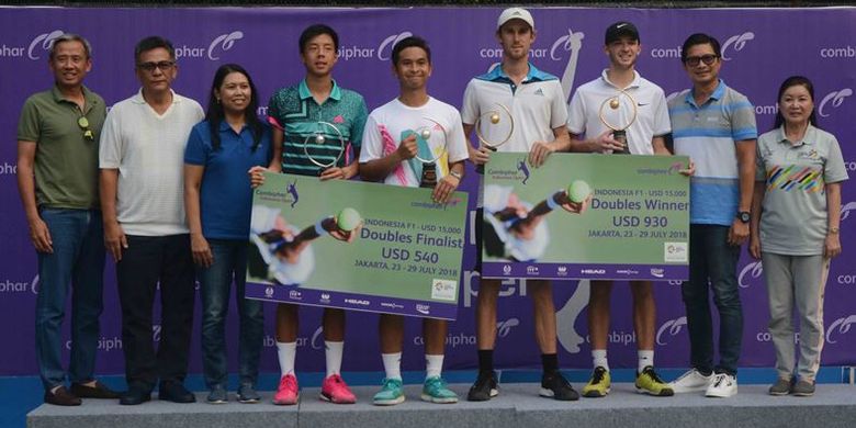 Pasangan tuan rumah, Justin Barki (18 tahun)/Christopher Rungkat harus puas berada di posisi runner-up Combiphar Tennis Open 2018. Pada babak final di lapangan tenis The Sultan Hotel Jakarta, Sabtu (28/7), unggulan teratas turnamen seri pertama ITF Men?s Future itu harus mengakui ketangguhan ganda Australia, Michael Look/Matthew Romios.