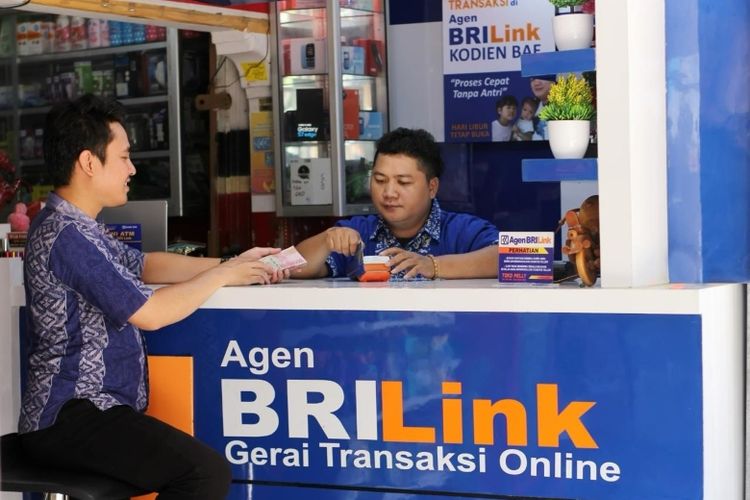 Sebanyak 796.000 AgenBRILink siap melayani berbagai kebutuhan perbankan para nasabah selama libur Lebaran.