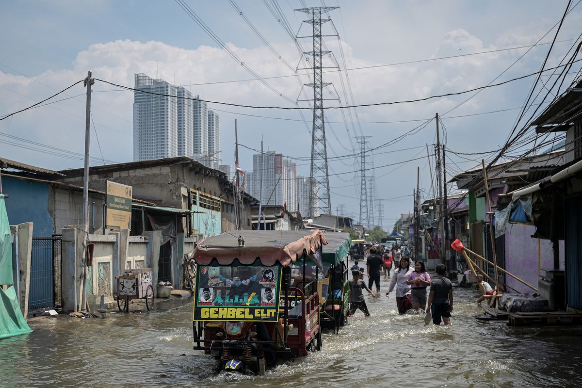 Data Geospasial Amblesan Tanah dan Banjir Rob di Jakarta Utara