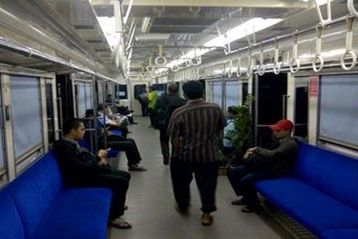 KRL Bogor-Jakarta, Kamis pagi akhirnya kembali dioperasikan dari Stasiun Besar Bogor setelah sepekan hanya berangkat dari Stasiun Bojong Gede.