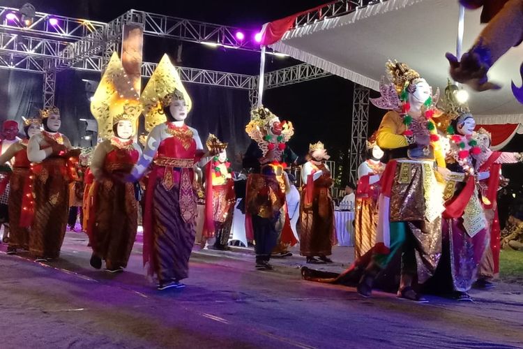 Karnaval Budaya Jombang atau Jombang Culture Carnival (JCC) digelar Pemerintah Kabupaten Jombang, Jawa Timur, Sabtu (2/9/2023) malam.