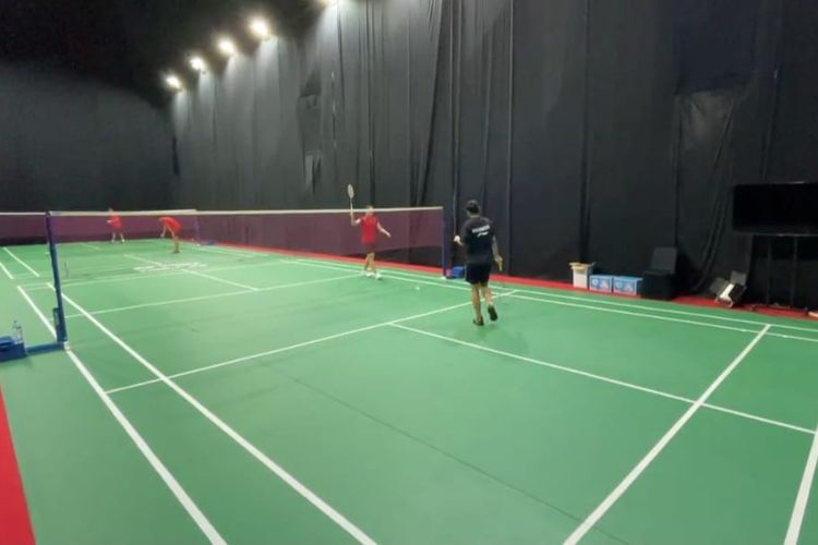 Suanana di dalam salah satu tempat latihan bulu tangkis di Westin Resort. Zona latihan ini diperuntukkan bagi para atlet untuk menjalani latihan sebelum bertanding di rangkaian Indonesia Badminton Festival. 