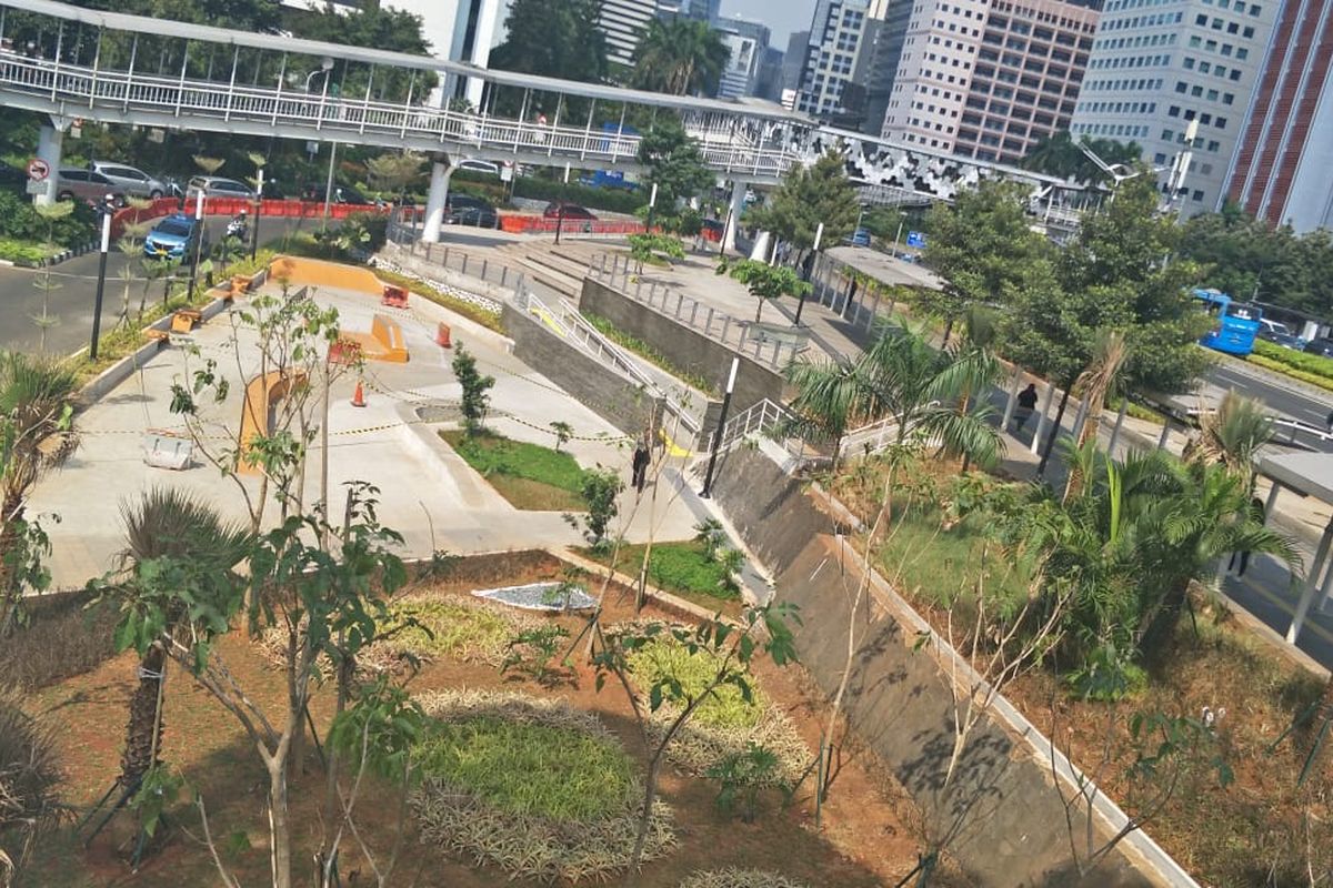 Pemprov DKI Jakarta menyiapkan ruang terbuka hijau baru bernama Taman Dukuh Atas, di Jalan Sudirman. 
