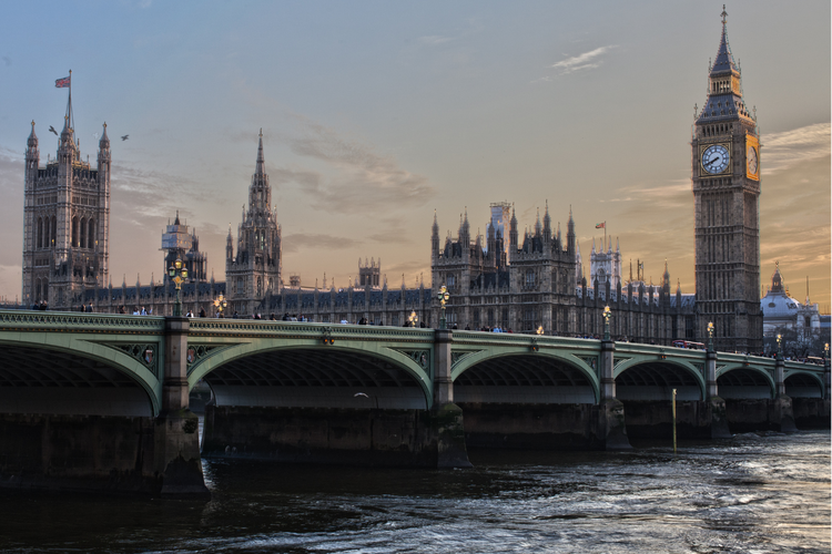 Menara Jam Istana Westminster, bahasa sehari-hari dikenal sebagai Big Ben, di Westminster, London, Inggris.