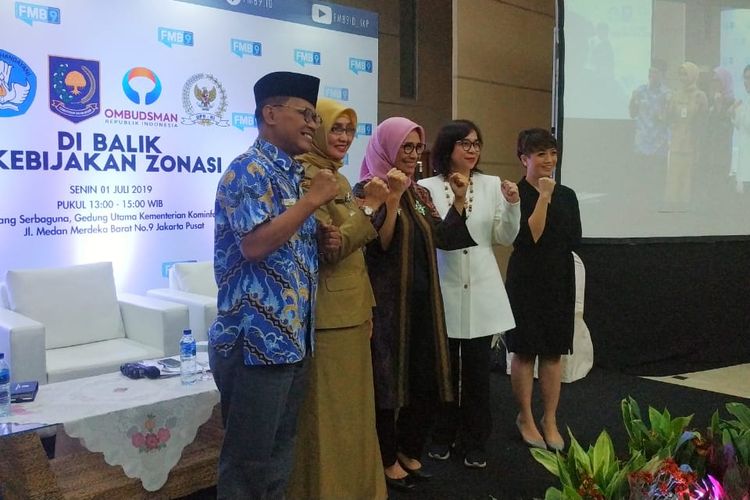 Forum Merdeka Barat 9 (FMB9) mengangkat tema Di Balik Kebijakan Zonasi dihadiri beberapa narasumber dari Kemendikbud, Kemendagri, Komisi X dan Ombusdman RI di kantor Kementerian Komunikasi dan Informatika, Jakarta, Senin (1/7/2019). 