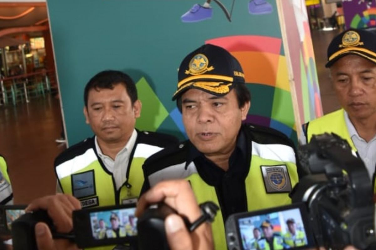 Dirjen Perhubungan Udara Kementerian Perhubungan Agus Santoso, Selasa (17/7/2018), melaksanakan tugas rampcheck Boeing B777 Garuda registrasi PK-GIC di Terminal 2 Bandara Soekarno Hatta.