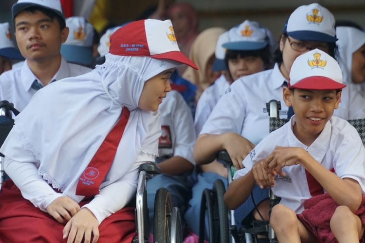 Upacara peringatan HUT ke-73 Republik Indonesia di lingkungan Kemendikbud dilaksanakan pagi ini (17/8/2018) di halaman kantor Kemendikbud, Senayan, Jakarta.