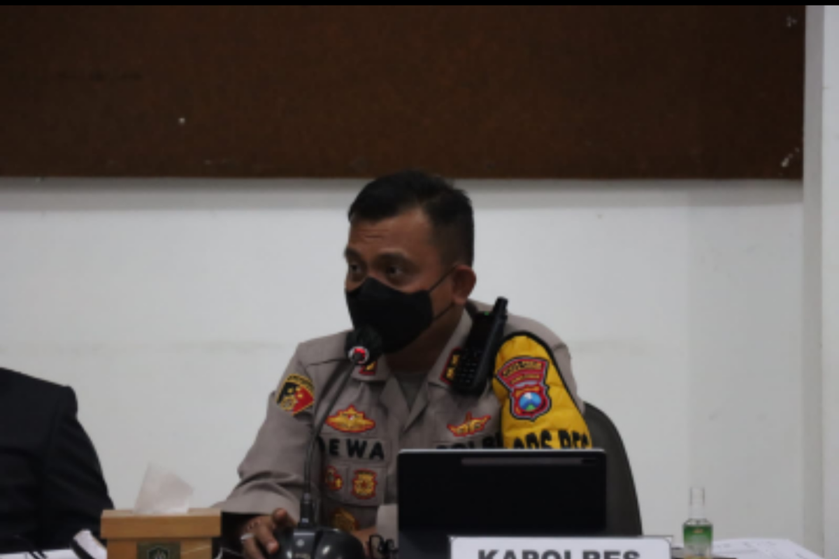 Kapolres Lumajang AKBP Dewa Putu Eka Dermawan di Mapolres Lumajang