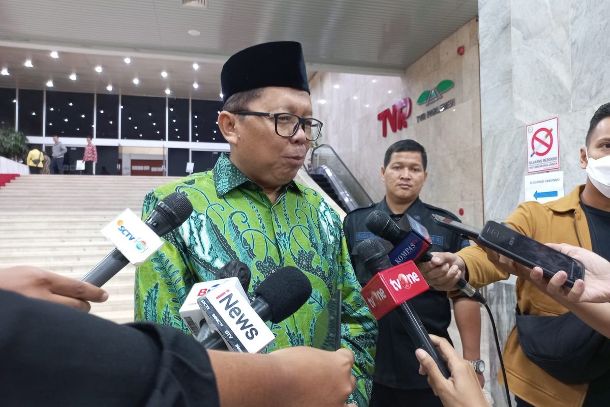 Anggota Komisi III DPR RI, Arsul Sani di kompleks gedung DPR RI, Minggu (5/2/2023).