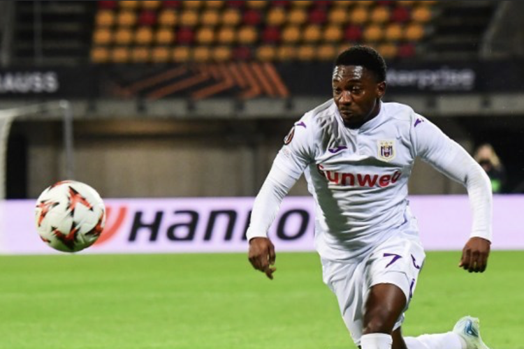 Negosiasi Garnacho Mentok, Napoli Incar Francis Amuzu 
