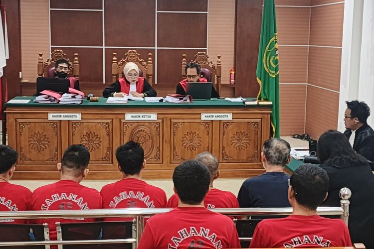 Jaksa Tuntut Tujuh Terdakwa Kasus Ledakan MT Federal II yang Tewaskan 14 Pekerja dengan 2,5 Tahun Penjara