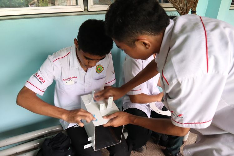 Dukung Program Elektrifikasi, Puluhan Siswa SMK Lakukan Konversi Motor Listrik