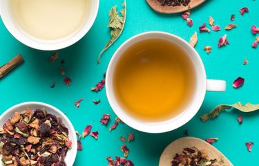 Minuman herba bisa membantu mengatasi gangguan pencernaan setelah menyantap makanan Lebaran.