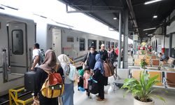 Antusiasme Tinggi, KAI Catat Penjualan 2,3 Juta Tiket untuk Angkutan Lebaran 2025 