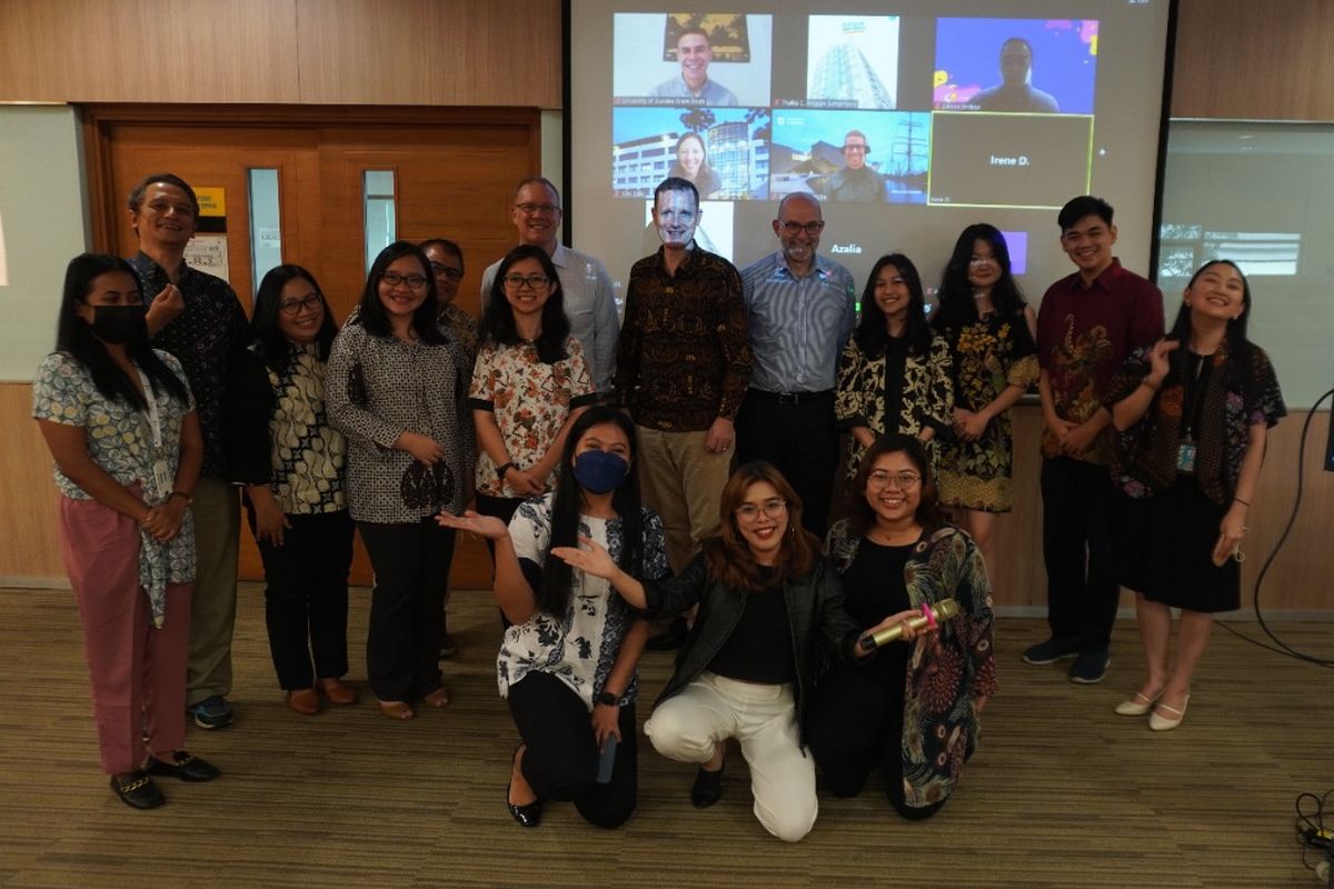 Jajaran pemimpin British Council mengadakan visitasi ke Indonesia International Institute for Life Sciences (i3L), Rabu (29/6).