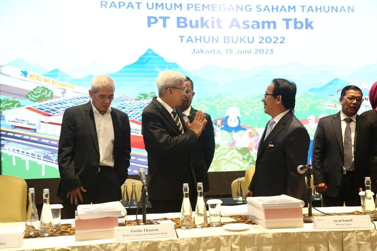 Wakil Gubernur (Wagub) Sumatera Selatan (Sumsel) Mawardi Yahya saat menghadiri Rapat Umum Pemegang Saham Tahunan (RUPST) PTBA Tahun Buku 2022 di Hotel Borobudur, Jakarta, Kamis (15/6/2023). 
 
