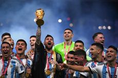 Jubah Messi di Podium Juara Piala Dunia 2022 Ditawar Rp 15,5 Miliar