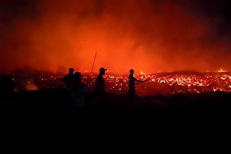 Bekas Pabrik Kayu Lapis di Luwu Terbakar, Dua Petugas Damkar Dirawat