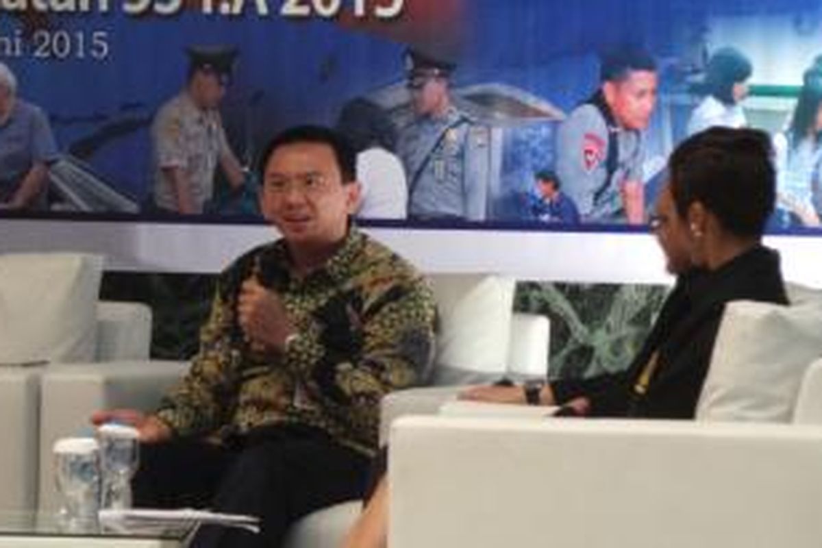 Gubernur DKI Jakarta Basuki Tjahaja Purnama saat menjadi pembicara dalam Seminar Sespimma Polri, di Balai Kota, Kamis (11/6/2015). 