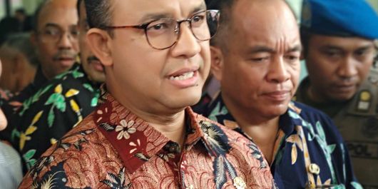Gubernur DKI Jakarta Anies Baswedan di Kantor Lurah Cipinang Besar Selatan, Kamis (11/4/2018).