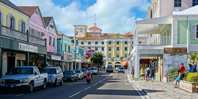 Suasana kota Nassau di Bahama.