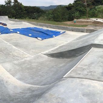 Salah satu penampakan track United Skatepark, skatepark terbesar se-Indonesia, yang teerletak di kawasan Jateng Valley, Ungaran Kabupaten Semarang.