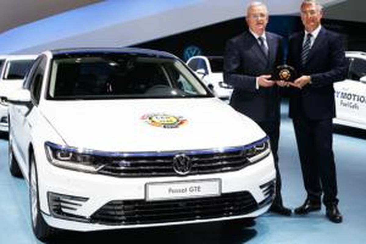 VW Passat dinobatkan sebagai Car of The Year 2015.