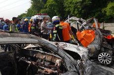 Kronologi Kecelakaan Tol Jakarta-Cikampek KM 58, 13 Korban Tewas