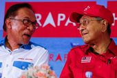 Anwar Ibrahim Minta Dia dan Mahathir Jangan Ditekan soal Transisi Kekuasaan