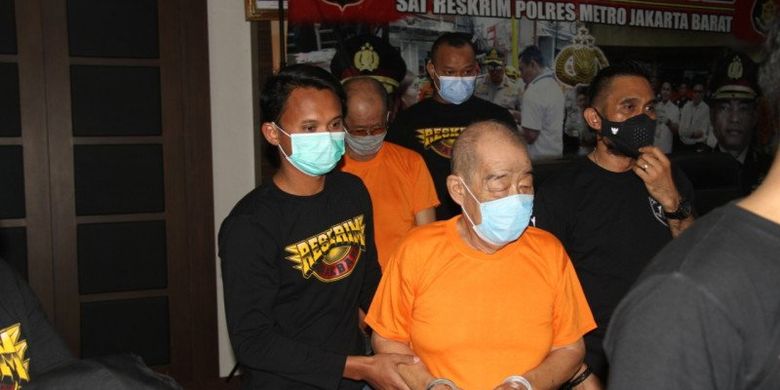 Polisi Tangkap Dua Lansia Pengepul Dan Bandar Judi Togel Singapura