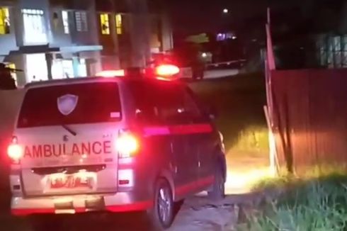 3 Ambulans Jemput 15 Orang Sekeluarga di Tegal yang Terpapar Covid-19