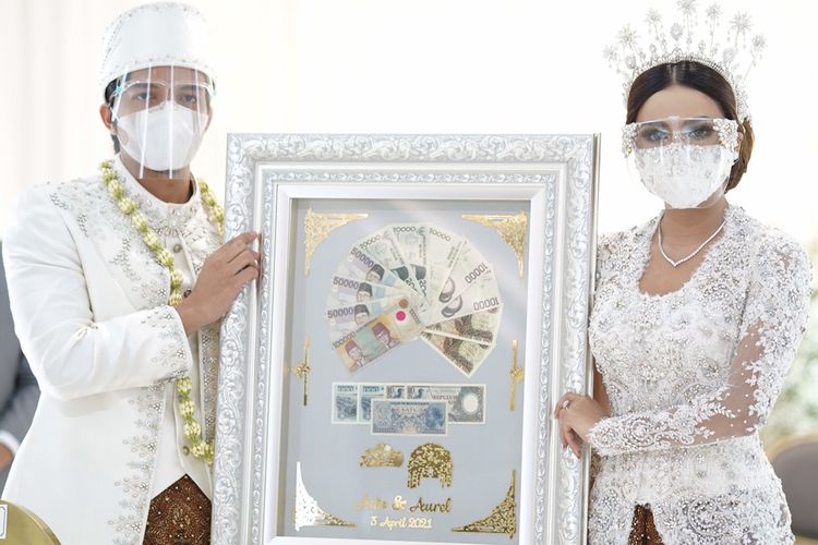 Atta Halilintar dan Aurel Hermansyah resmi menikah pada 3 April 2021. Atta memberikan maskawin uang sebesar Rp 342.021