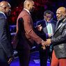 Holyfield: Segera Tanda Tangani Kontrak dan Naik Ring, Mike Tyson!
