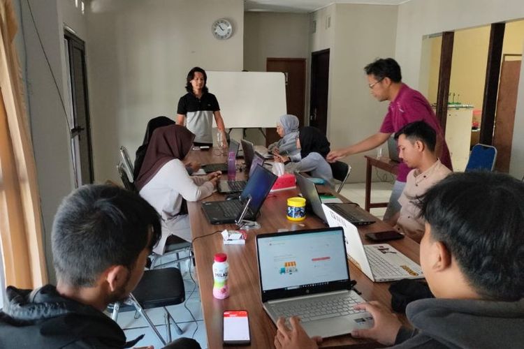 Diginesia memiliki kantor di tiga lokasi, yaitu Bandung, Jakarta, dan Majalengka dengan dukungan 50 karyawan yang siap melayani klien dari berbagai wilayah di Indonesia.