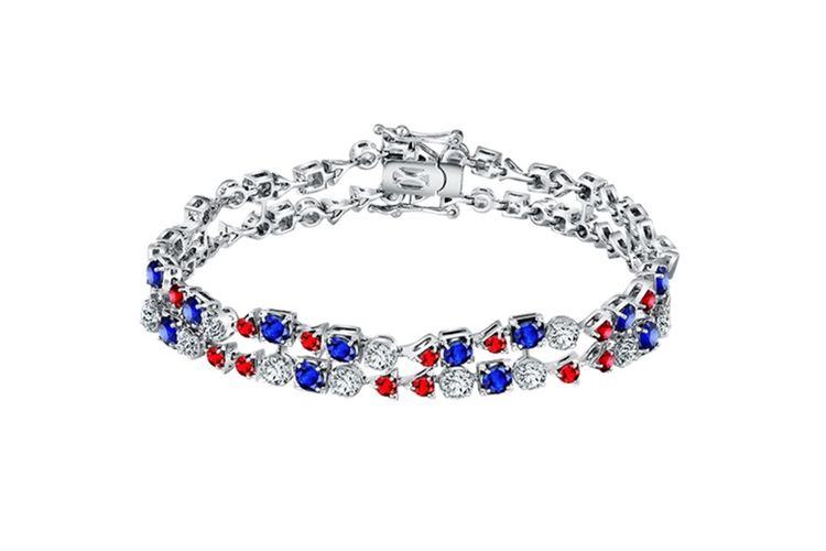 Gelang Opulence MONDIAL Precious x Nicholas Saputra. 