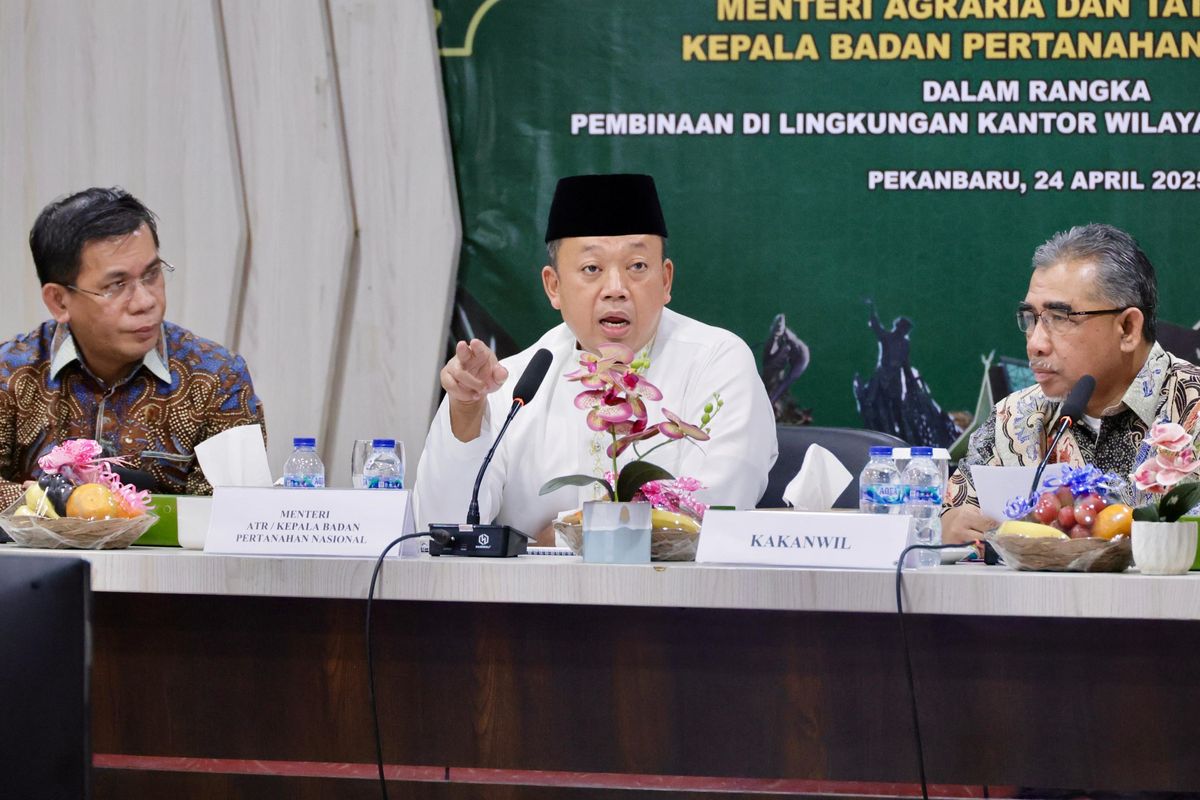 Menteri Agraria dan Tata Ruang/Kepala Badan Pertanahan Nasional (ATR/BPN), Nusron Wahid dalam acara pembinaan kepada jajaran Kantor Wilayah (Kanwil) BPN Provinsi Riau pada Kamis (24/04/2025).