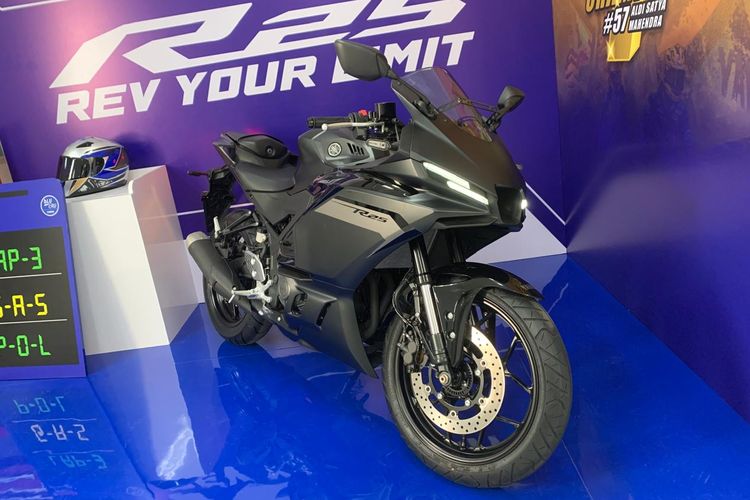Ilustrasi Yamaha R25 terbaru