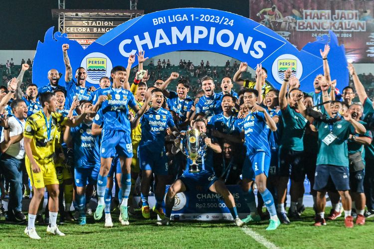 Perayaan juara Persib Juara Liga 1 2023-2024 di Stadion Gelora Bangkalan, Madura, Jumat (31/5/2024), usai mengalahkan perlawanan Madura United.