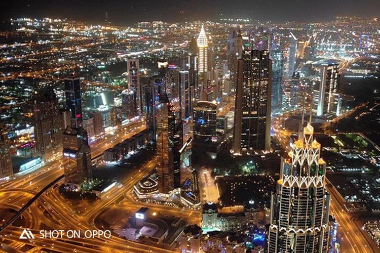 Keindahan Kota Dubai di malam hari, di foto dari Burj Khalifa dengan fitur Night Mode
OPPO R17 Pro