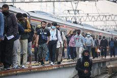 Stasiun Padat, KCI Tambah Perjalanan KRL dan Hukum Penumpang yang Akali Prosedur