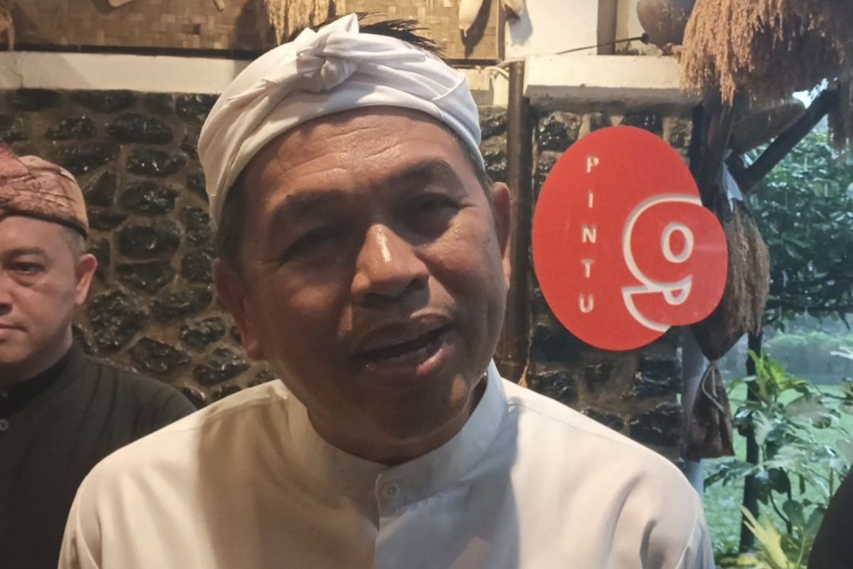 Gubernur Jawa Barat Dedi Mulyadi saat ditemui di Gedung Sate, Kota Bandung, Kamis (27/11/2025).