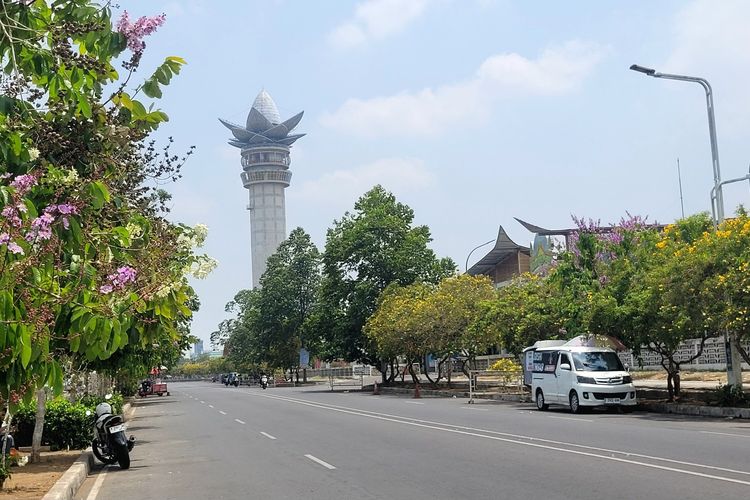 Tabebuya Beraneka Warna Mekar, Percantik Ruas Jalan di Purwokerto