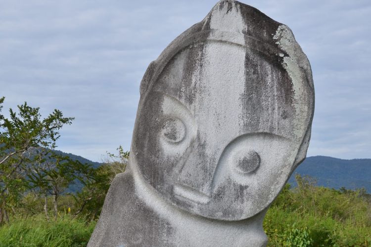 Patung Palindo di Lembah Bada, Taman Nasional Lore Lindu, Provinsi Sulawesi Tengah.
