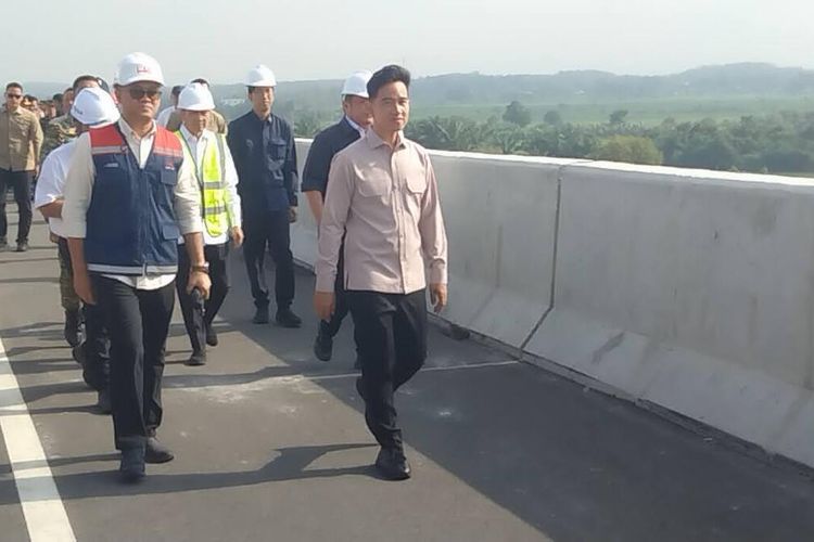 Jembatan Musi V Hampir Rampung, Gibran Pantau Langsung Proyek Tol Palembang-Betung