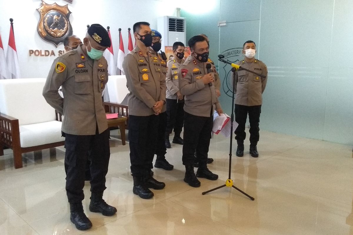 Kapolda Sumut Irjen Pol RZ Panca Putra Simanjuntak dan jajarannya menjelaskan tentang pencopotan Kapolrestabes Medan, Kombes Pol Riko Sunarko dari jabatannya agar proses pemeriksaannya berjalan obyektif. Panca menunjuk Irwasda Kombes Pol Arya Fahmi sebagai pelaksana tugas harian Kapolrestabes Medan.