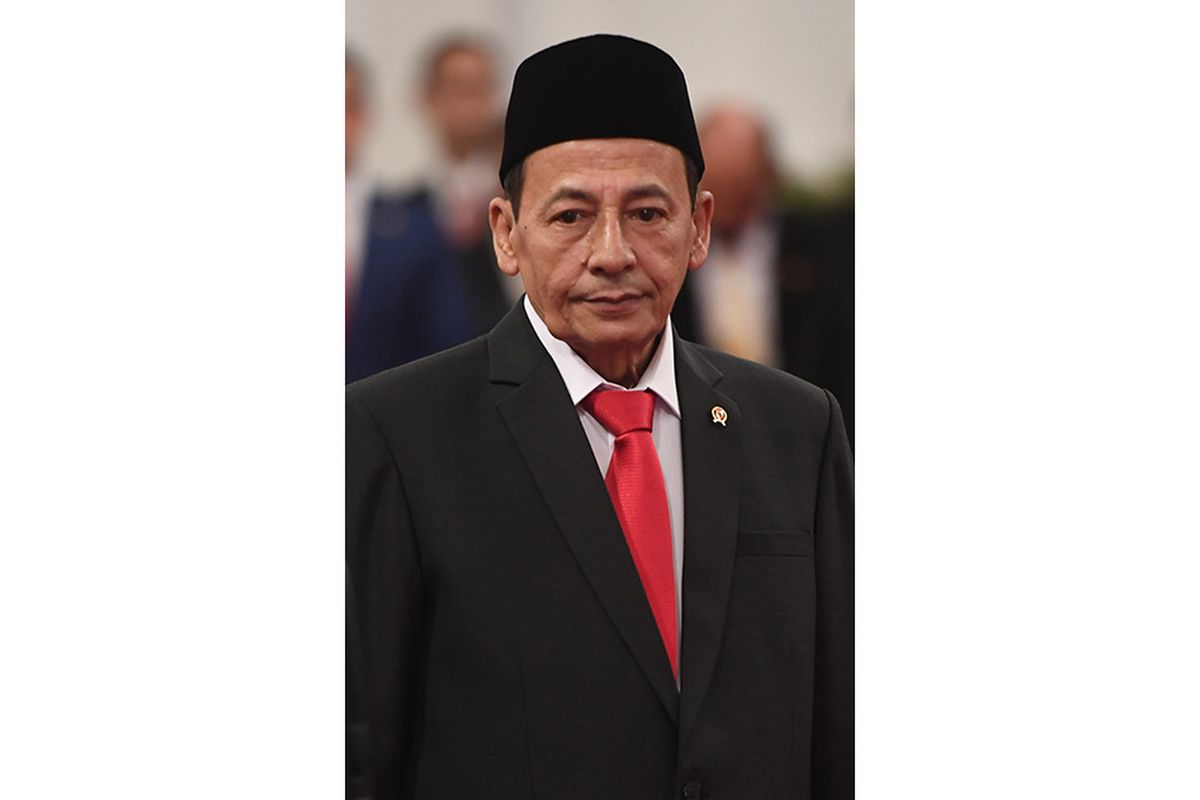 Anggota Dewan Pertimbangan Presiden (Wantimpres) Habib Luthfi bin Yahya berpose sebelum upacara pelantikan di Istana Merdeka, Jakarta, Jumat (13/12/2019). Presiden resmi melantik sembilan orang Wantimpres periode 2019-2024.