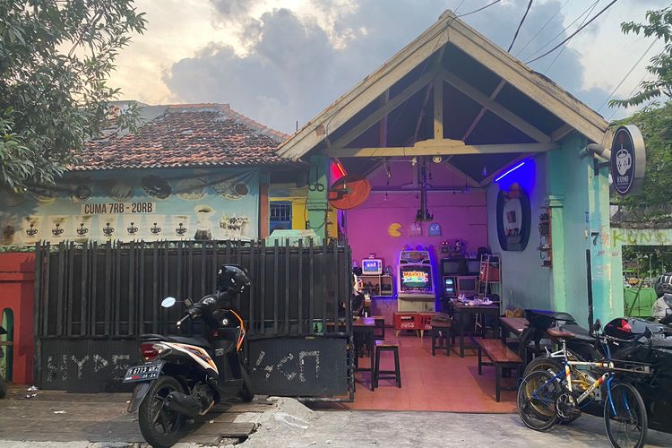Kedai Kopi Kuno di Jakarta Barat. 