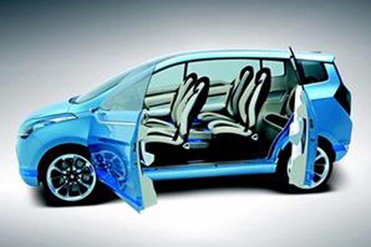 Tiga deret jok, lantai yang rendah dan kedua pintu samping yang membuka secara berlawan, memudahkan penumpang masuk ke interior