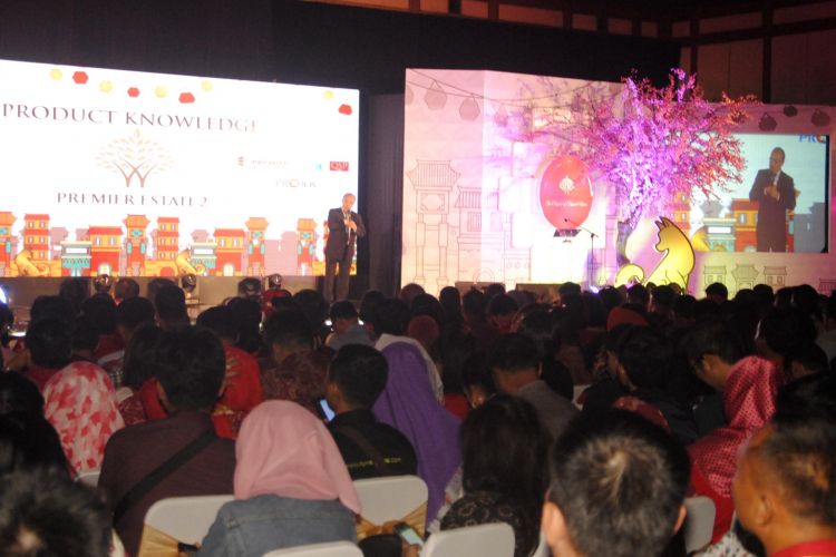 Suasana acara product knowledge Premier Estate 2 dihadiri lebih dari 1.000 agen properti Jabodetabek di Gedung Pewayangan Kautaman, Taman Mini Indonesia Indah (TMII), Jakarta, Selasa (6/3/2018). 